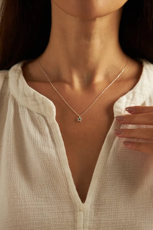 MINIMALIST FLOWER KETTE