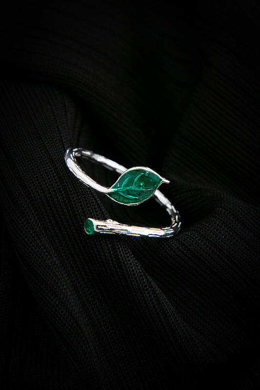 LEAVES RING