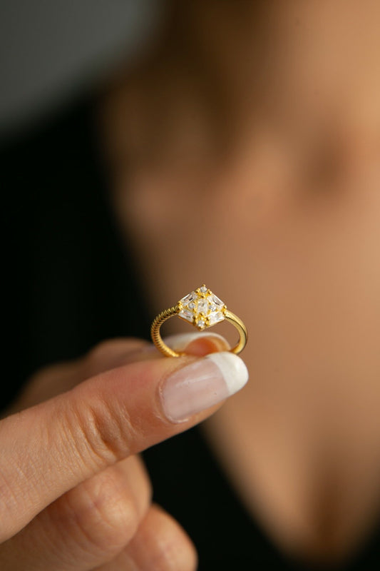 ASYMMETRIC RING GOLD