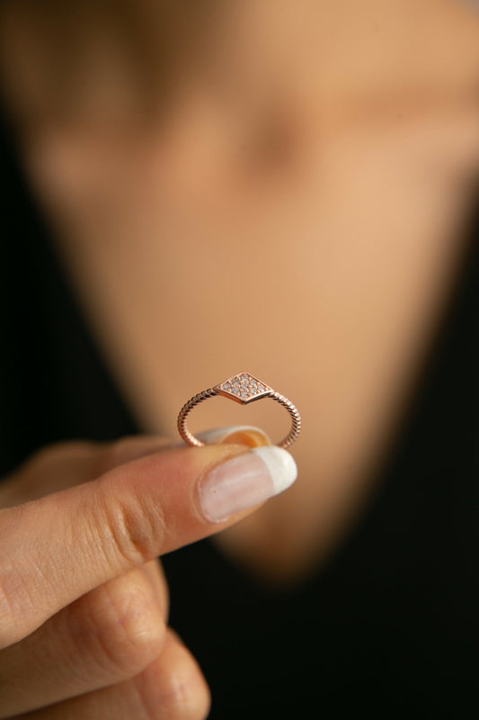 TWISTED SYMBOLS RING