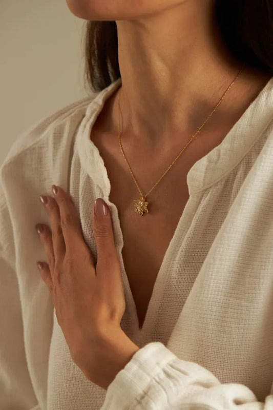 SACRED LOTUS HALSKETTE