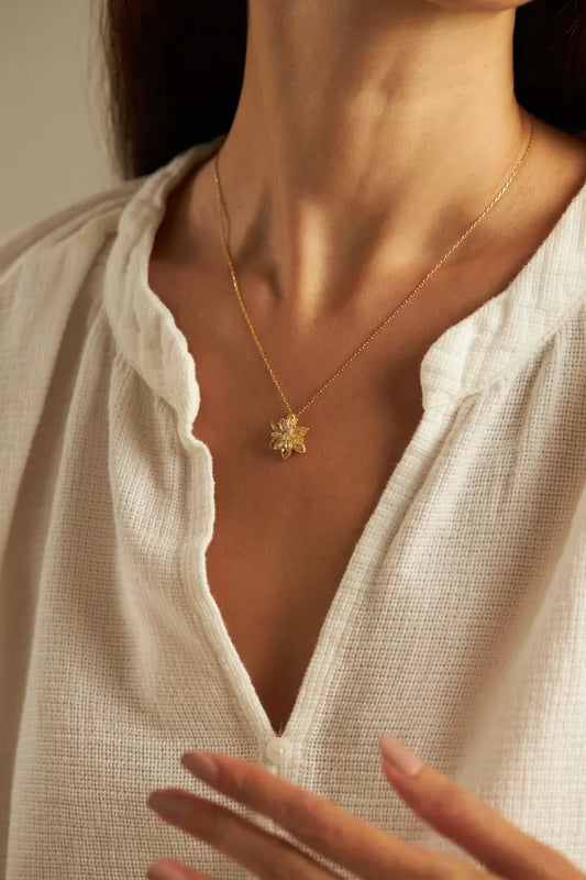 SACRED LOTUS HALSKETTE