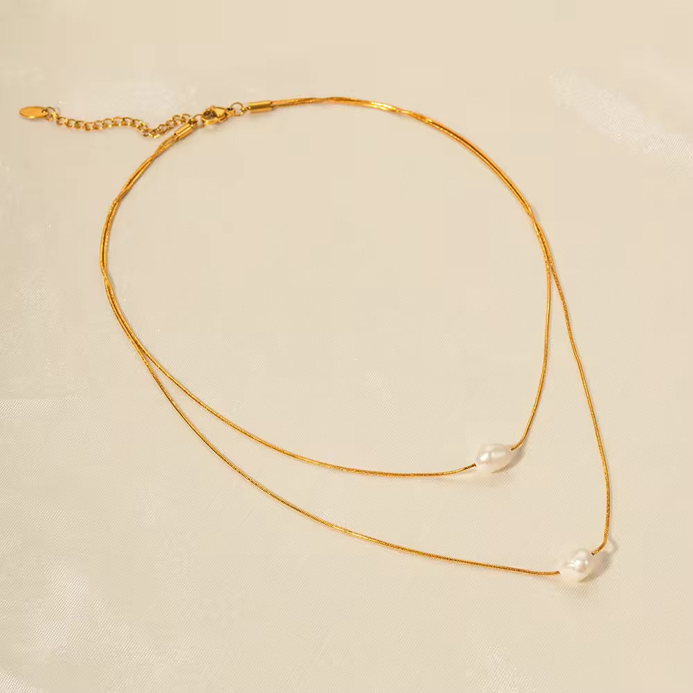 LAYERED PEARLS HALSKETTE