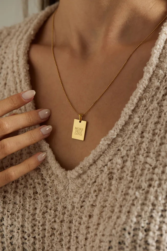 Halskette mit Aufschrift