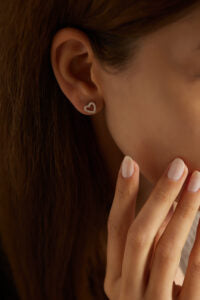 LOVELY OHRSTECKER