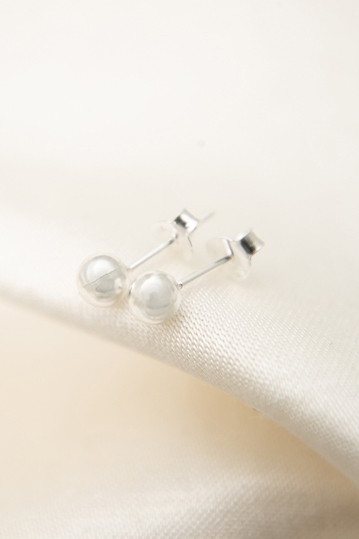 MINIMALIST OHRSTECKER