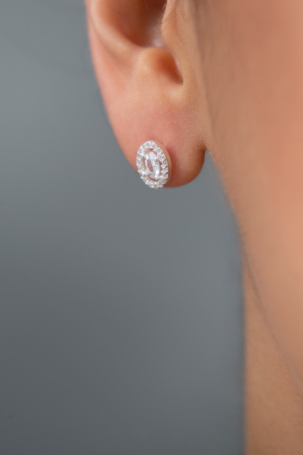 TRUE STUD EARRINGS