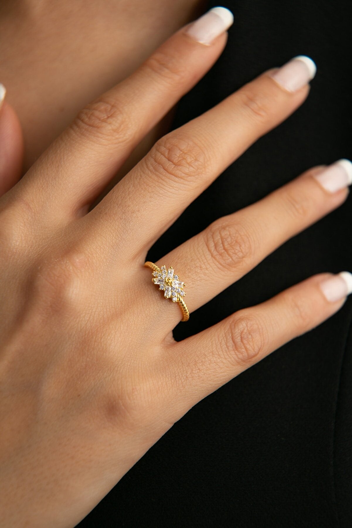 CRYSTAL TWISTED GOLD RING