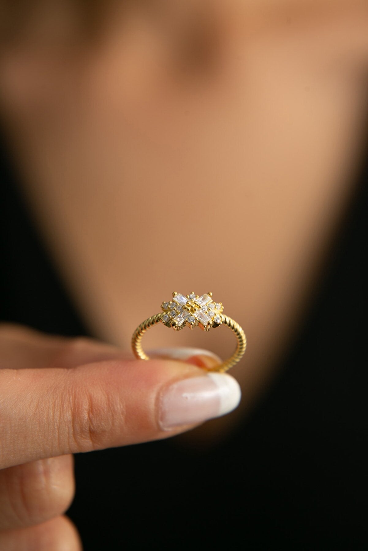 CRYSTAL TWISTED GOLD RING