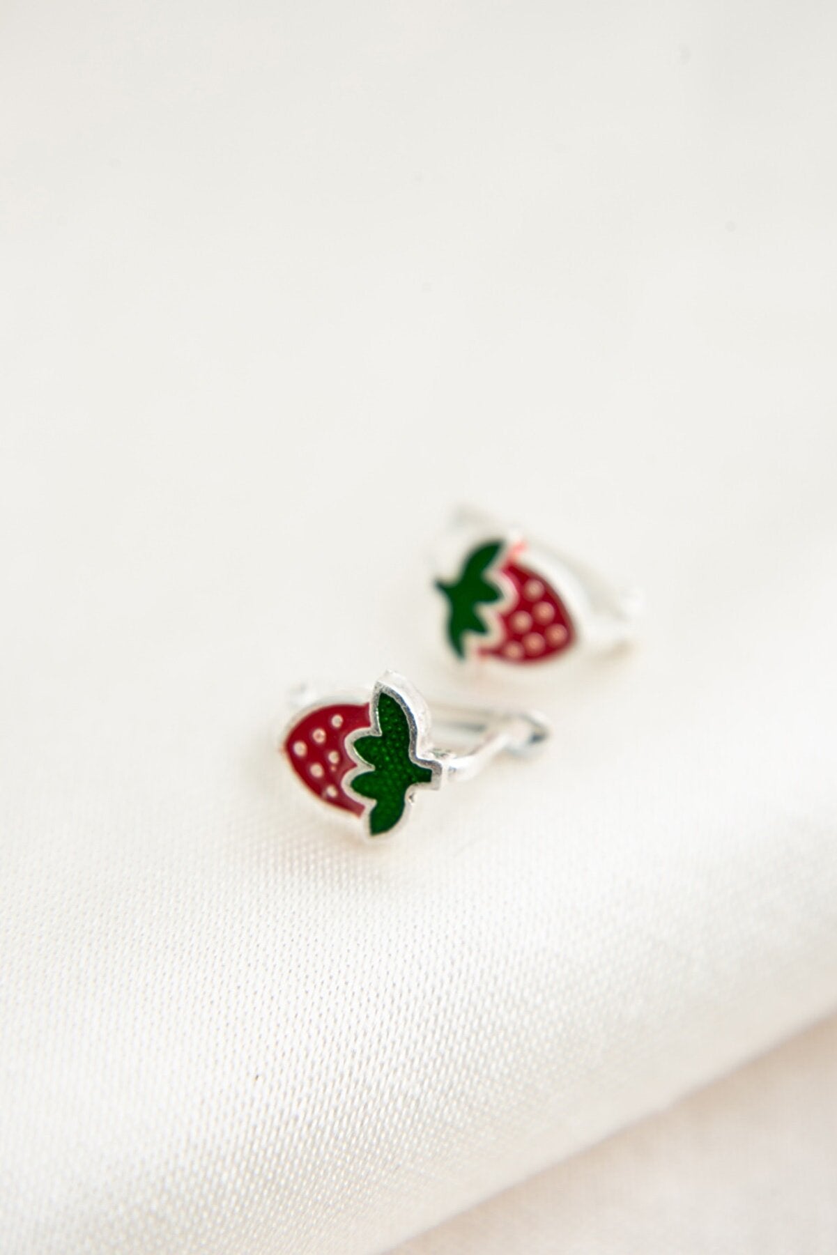 STRAWBERRY EARRINGS